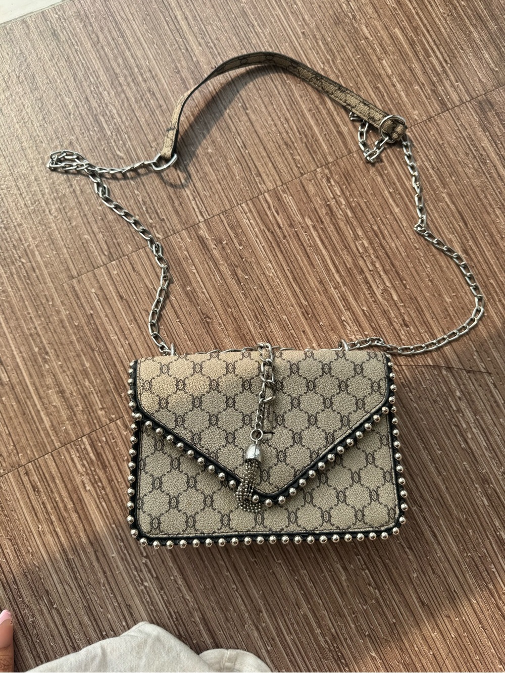 SHEIN Beige Patterned Crossbody Bag with Silver Chain and Stud Trim